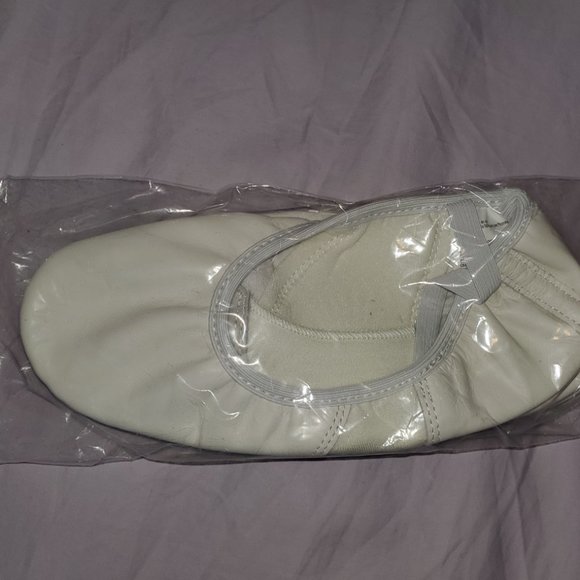 NWT Revolution Dancewear Stretch Ballet Shoes - Picture 2 of 3